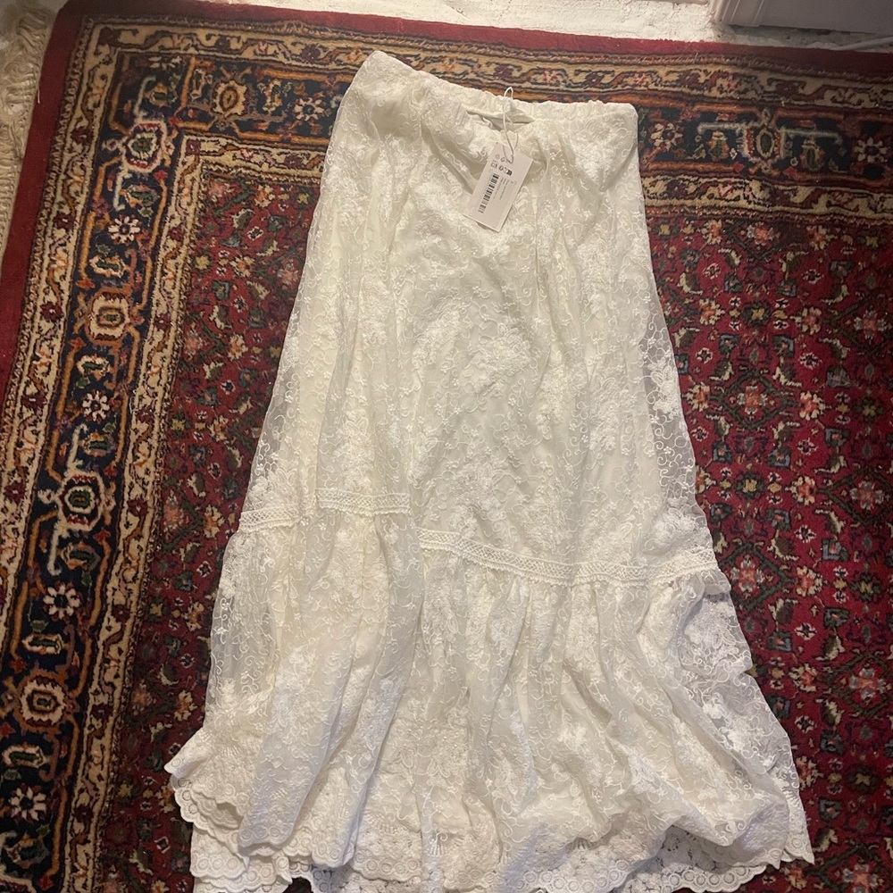 Flowy White lace floral skirt